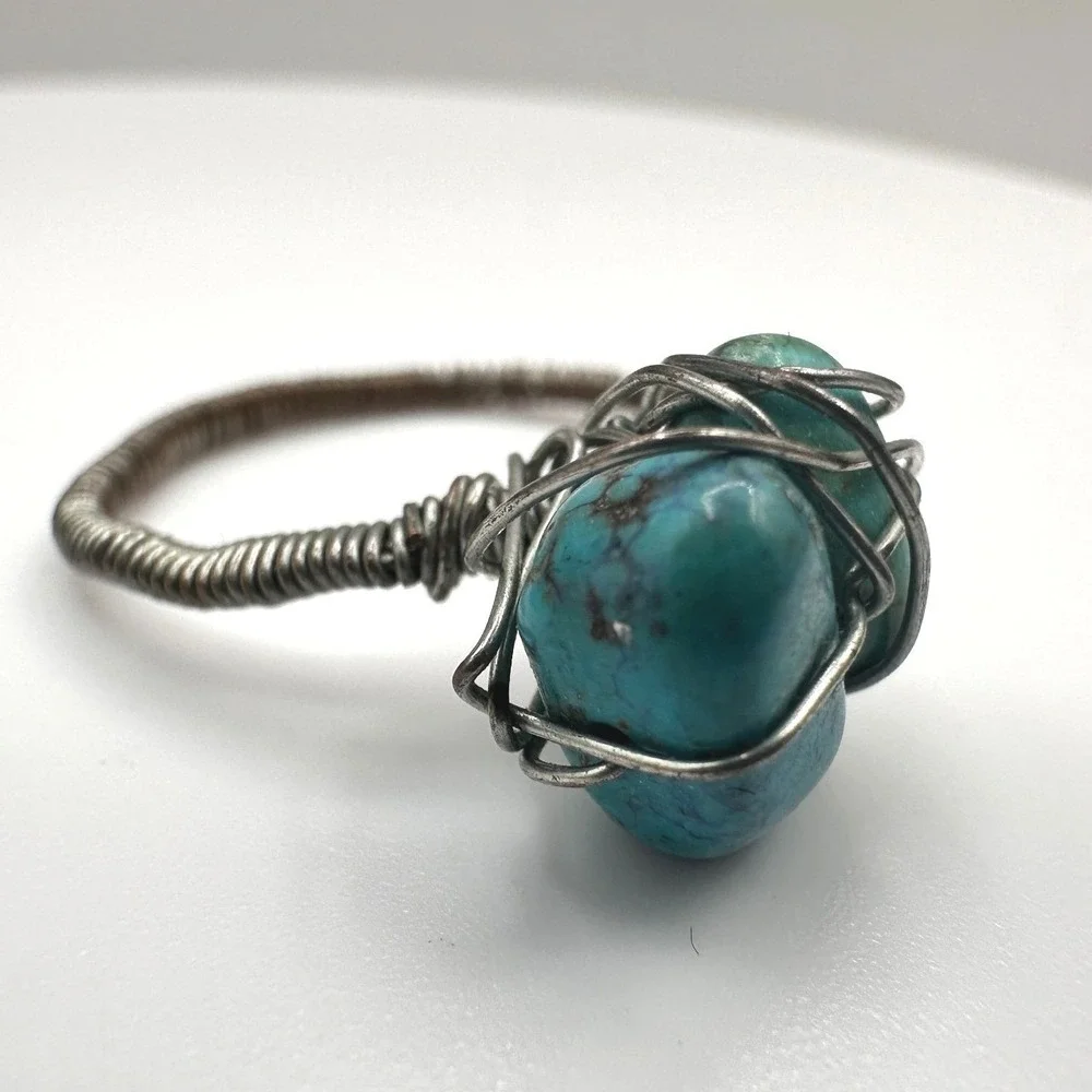 Vintage 90s Boho Silver Tone Wire Wrapped Turquoise Ring Women's Classic Jewelry